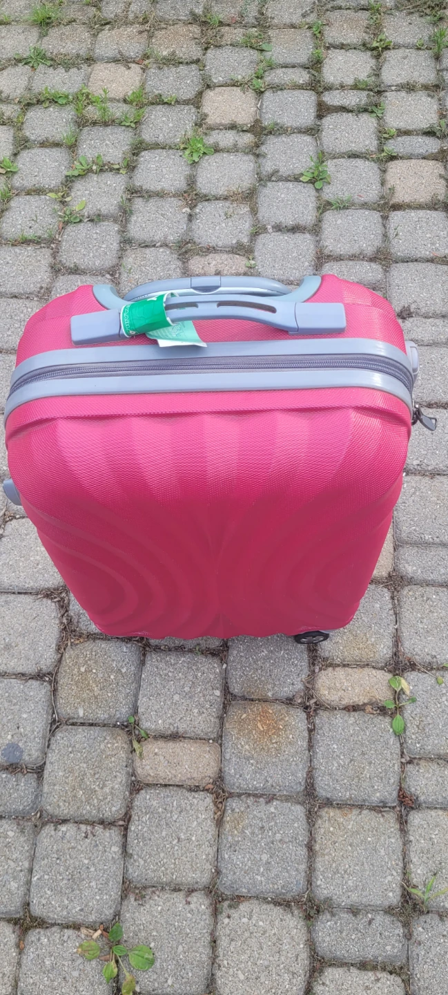 used 4 wheels spinner carry on and check in hard cover luggages - photo 3
