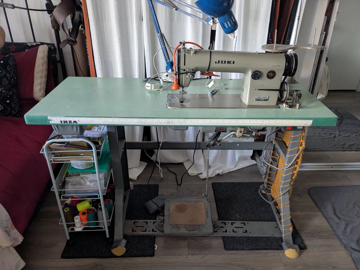 Juki industrial sewing machine (DDL-555)