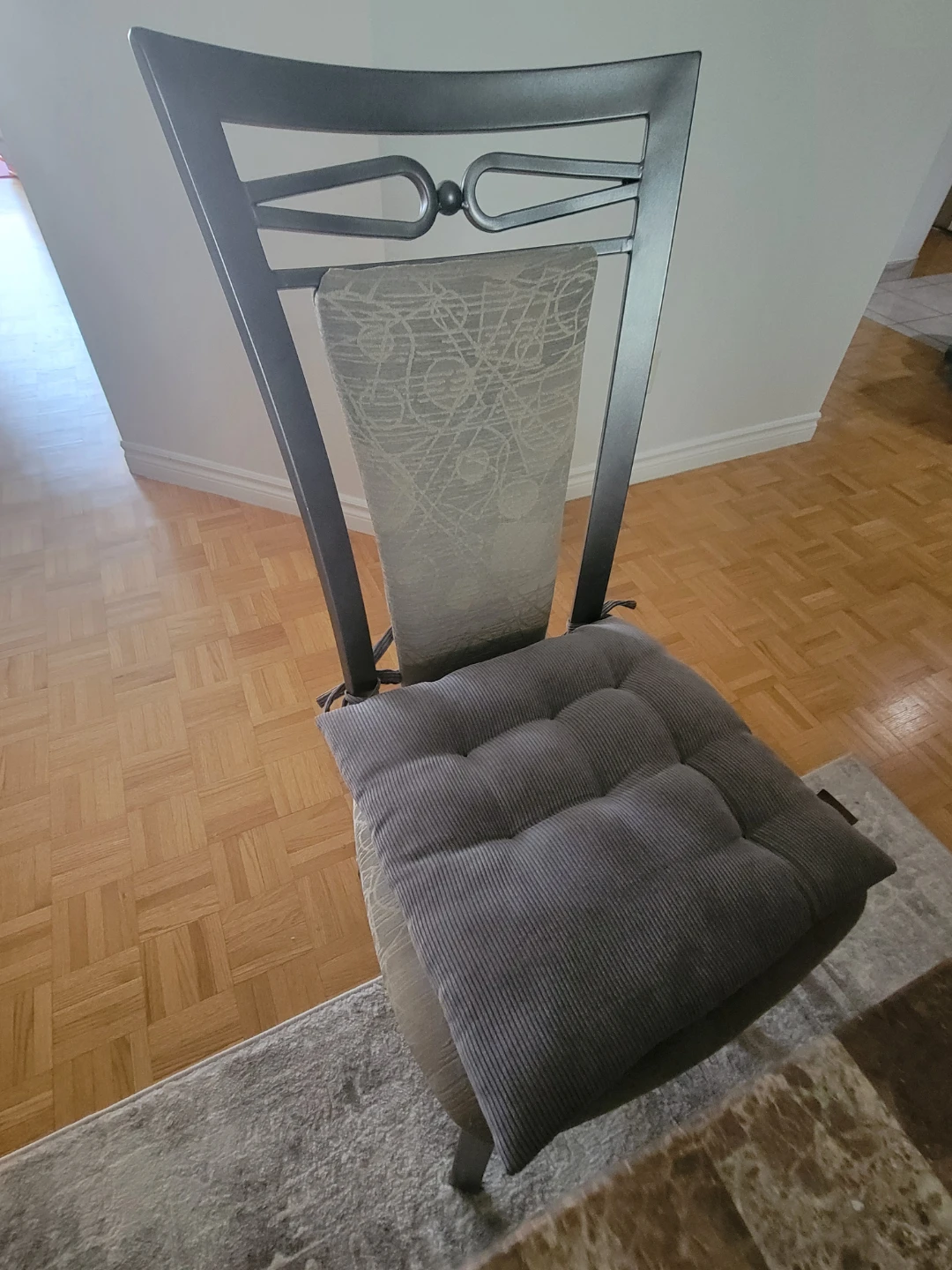 Dining Table and 6 Chairs - photo 3