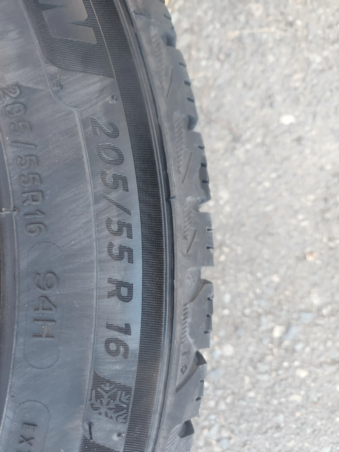 Michelin X-Ice 205/55R16 Winter Tires - photo 4