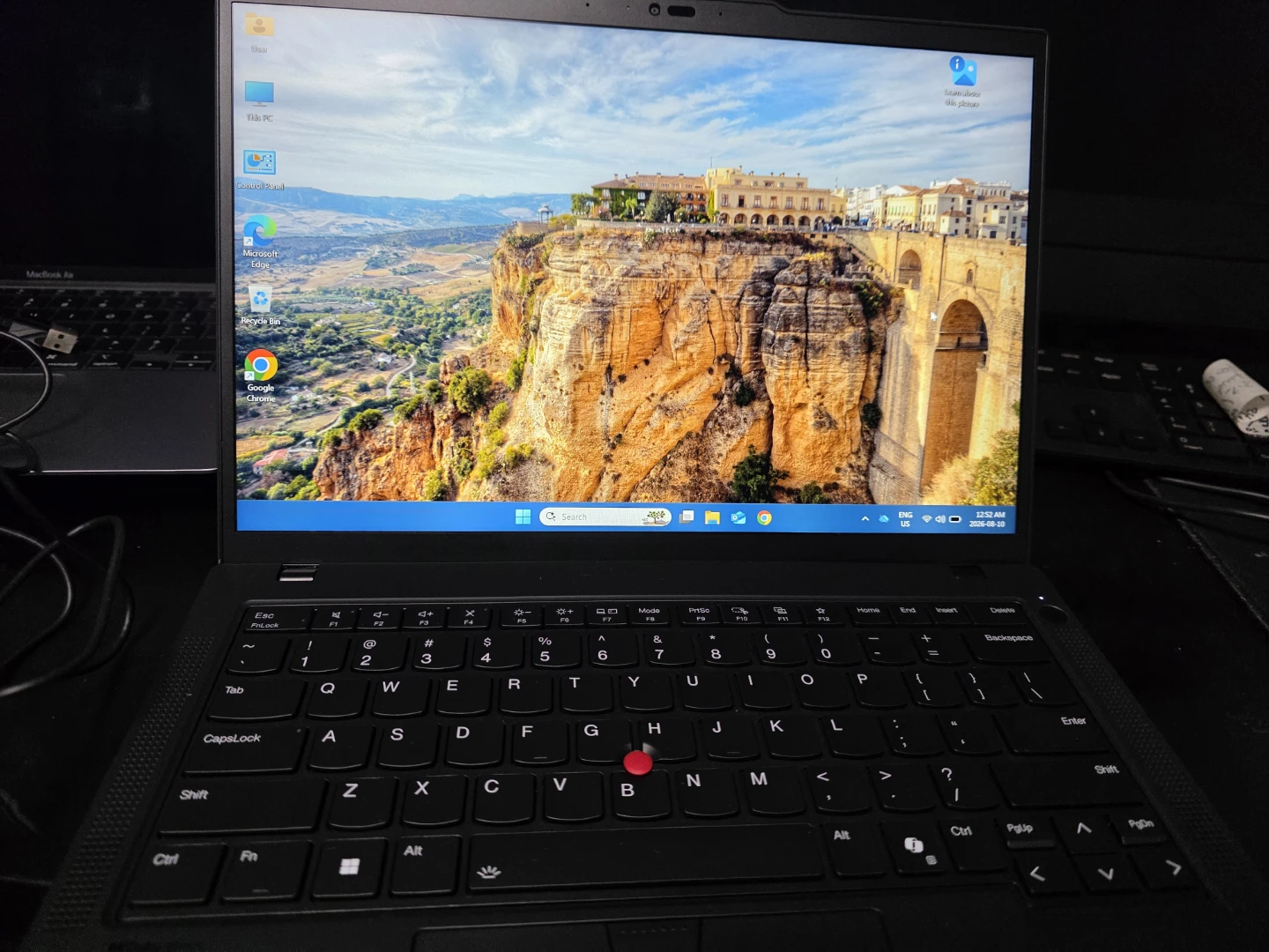 Lenovo T14 Laptop - photo 3