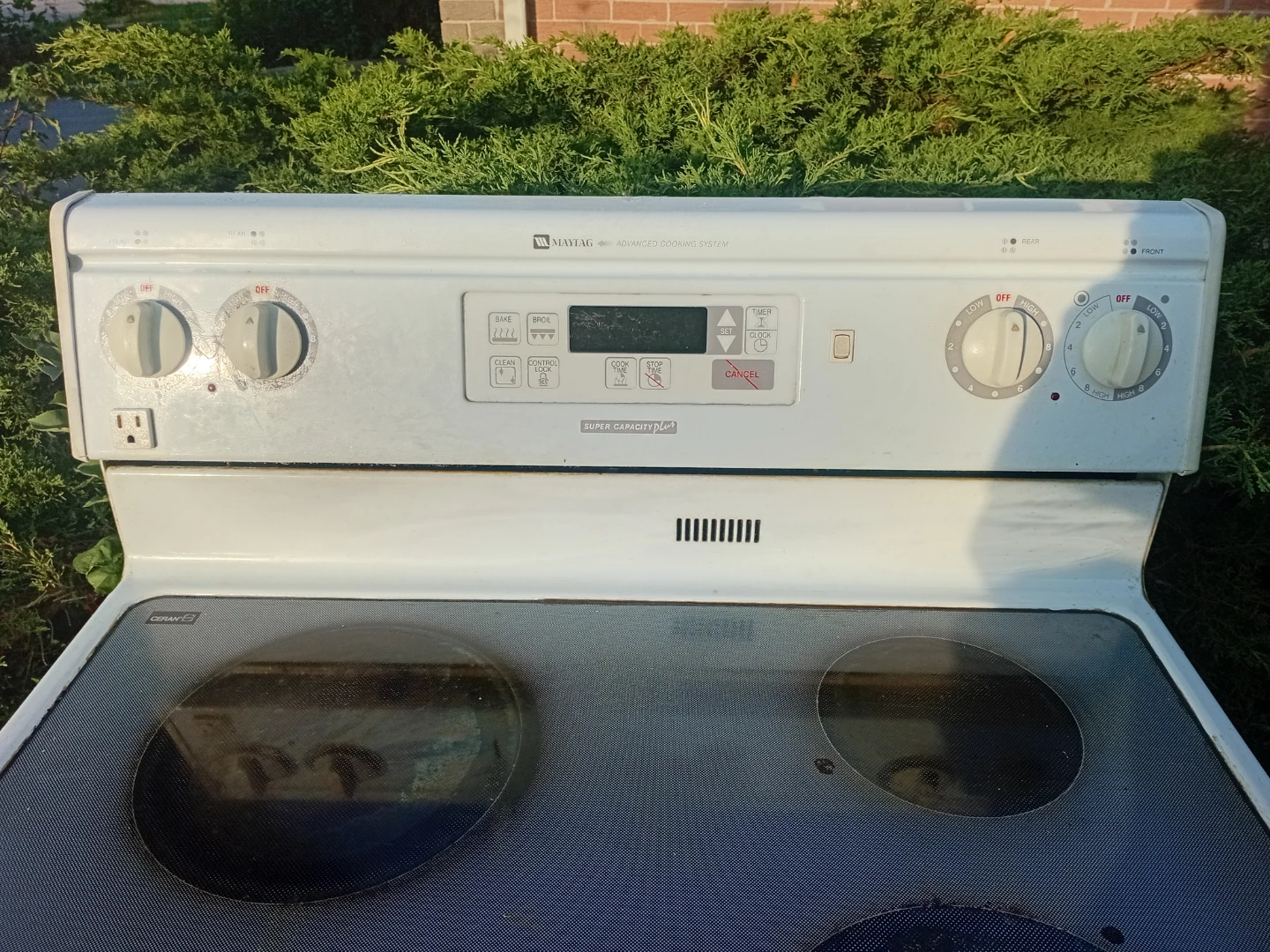 Maytag Electric Stove with Oven - photo 5