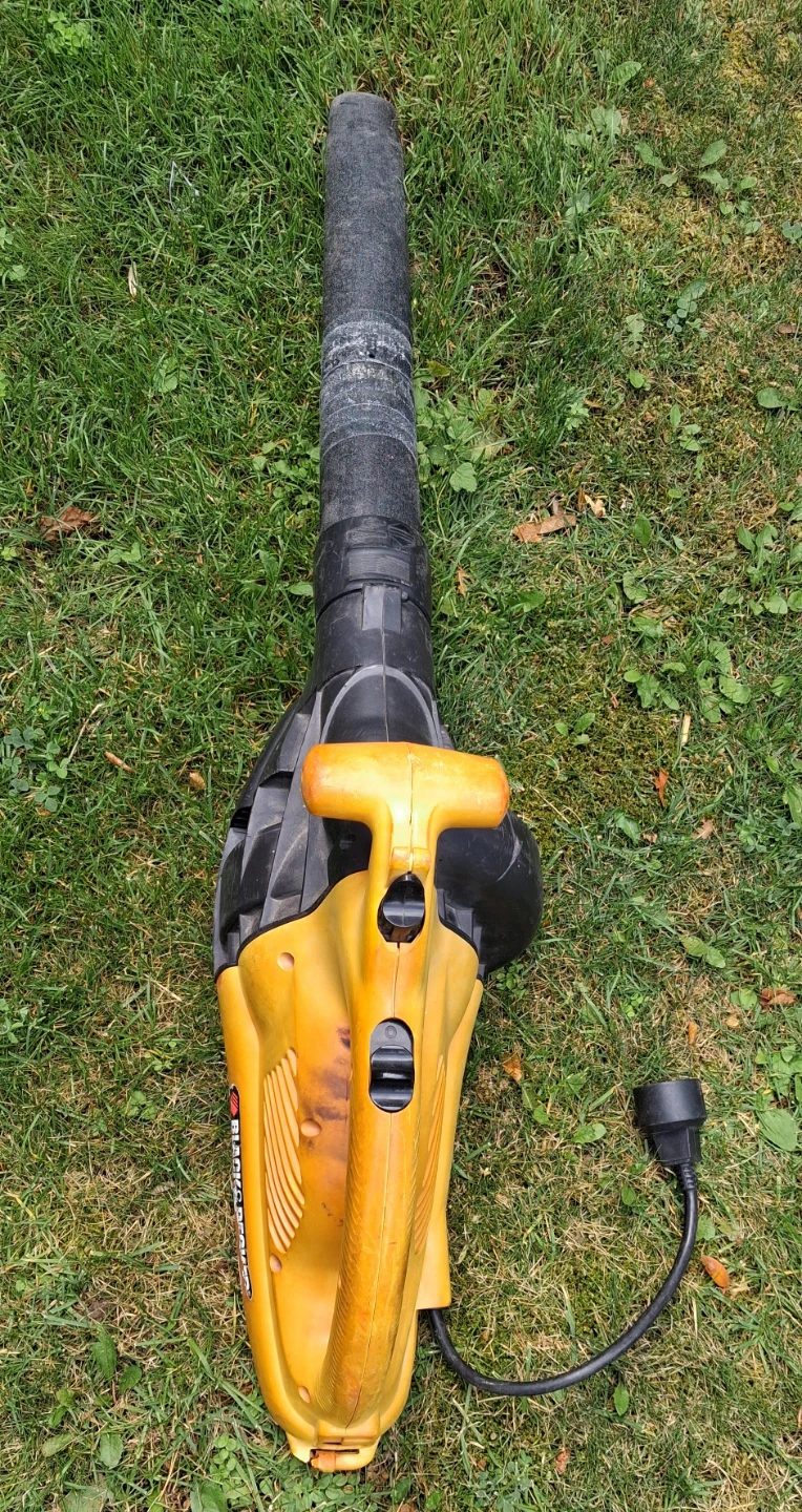BLACK+DECKER Electric Leaf Blower