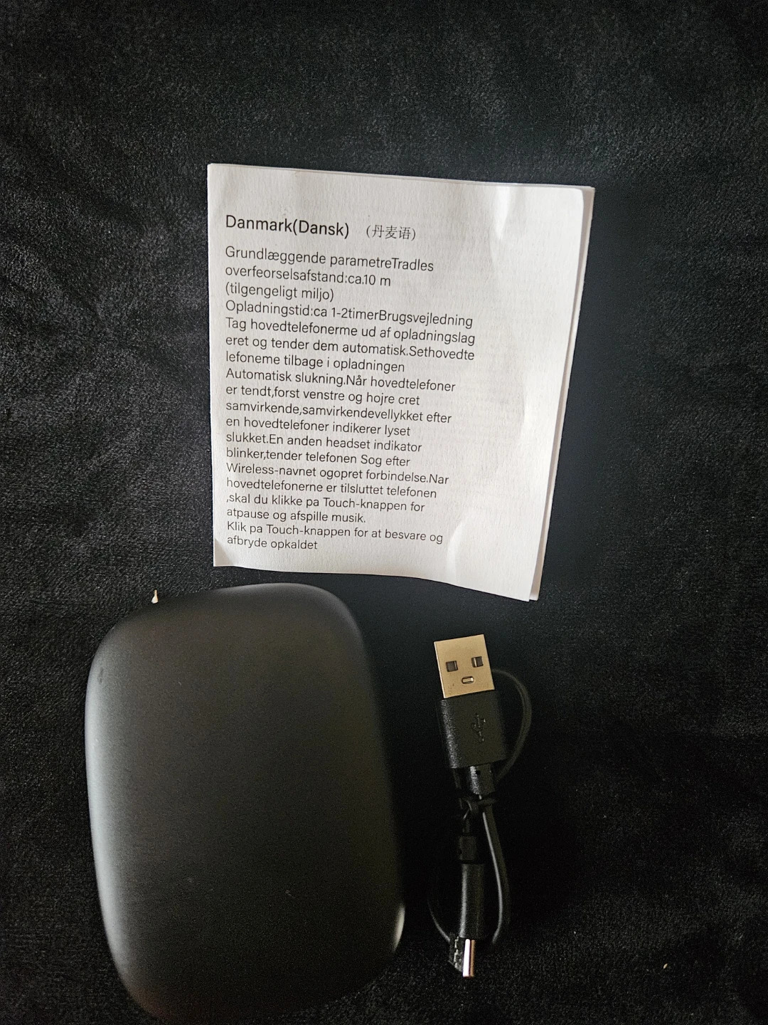 Wireless Earbuds with Charging Case and USB Cable