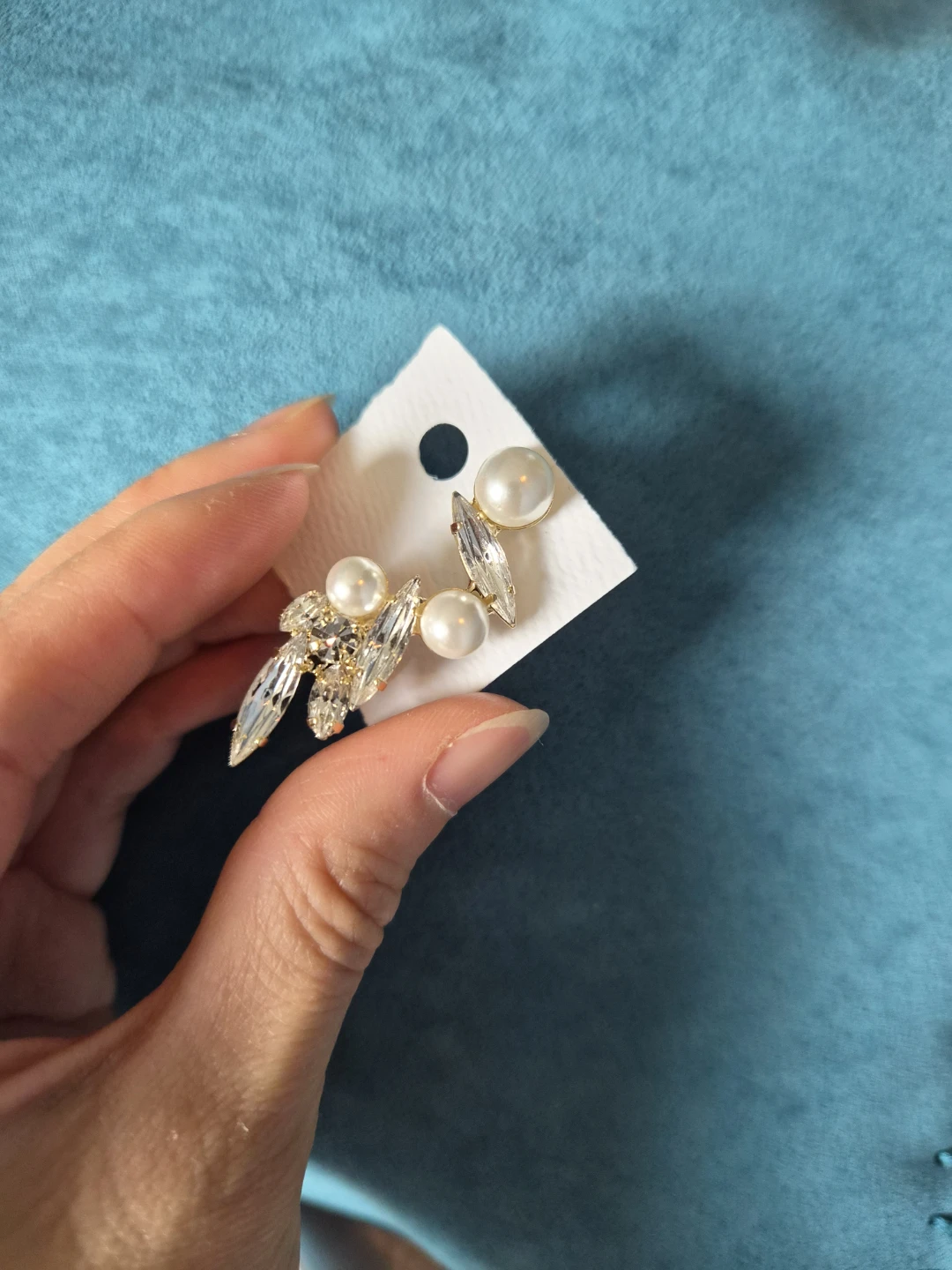 Diamond pearl ear piece