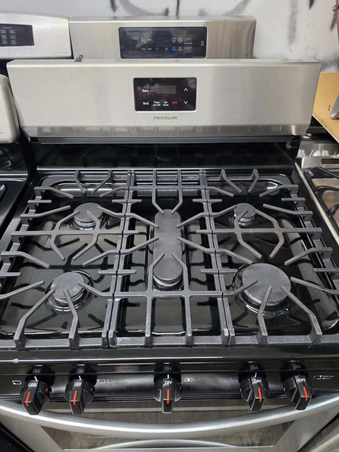 Frigidaire 30in Stainless steel gas stove