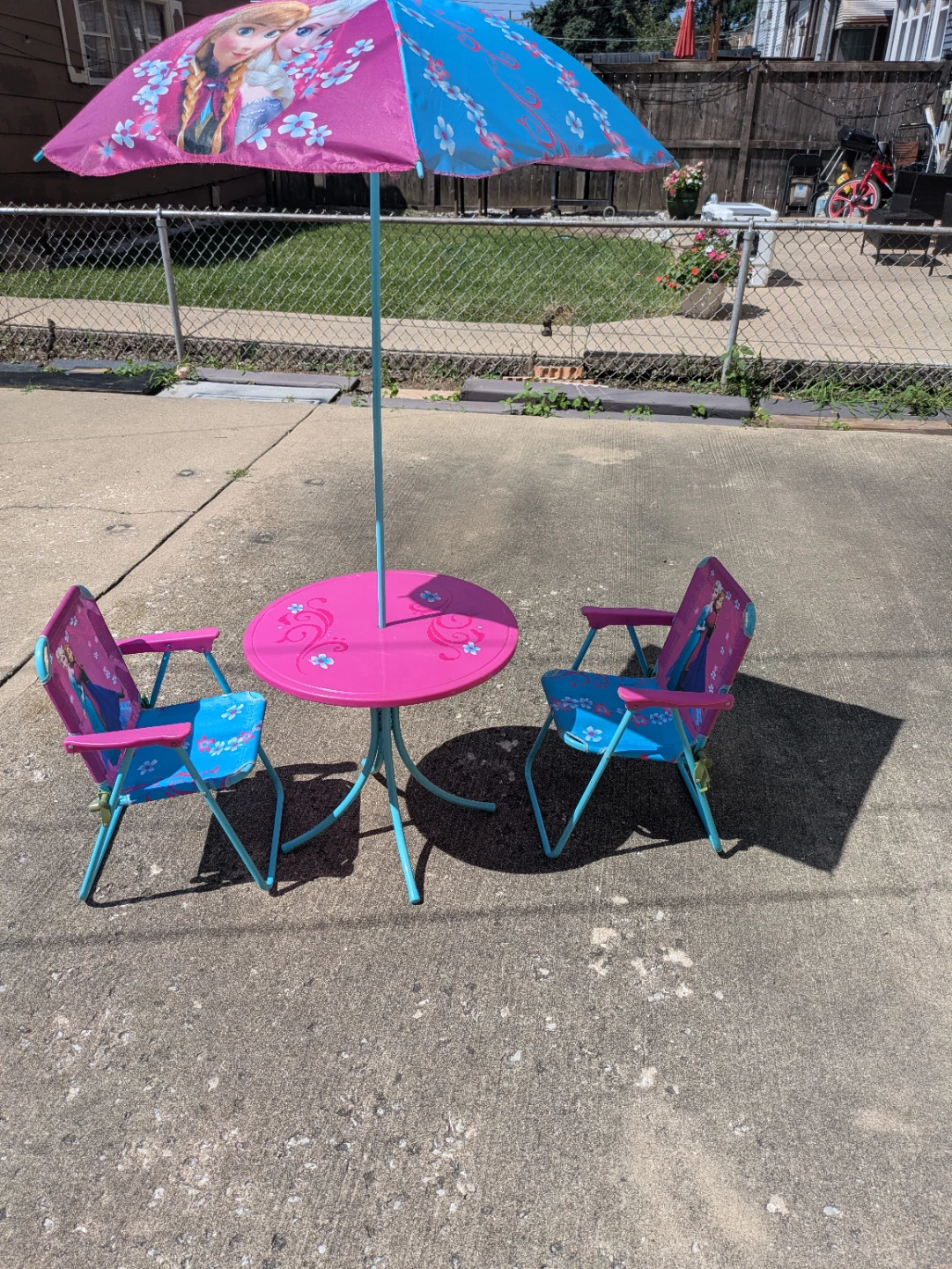 Kids Table and Chairs Set with Umbrella - photo 3
