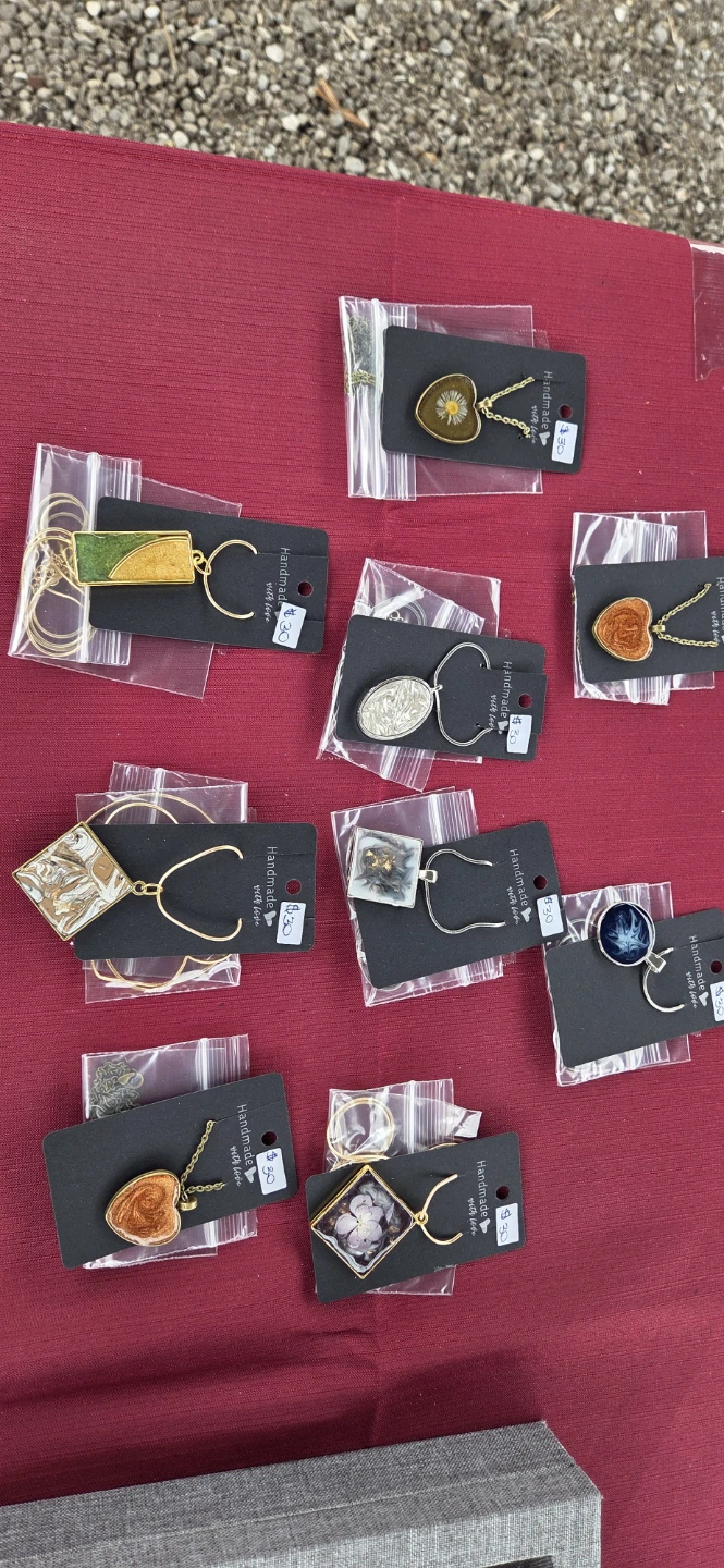 Resin and clay earrings, keychains and necklaces. - photo 3