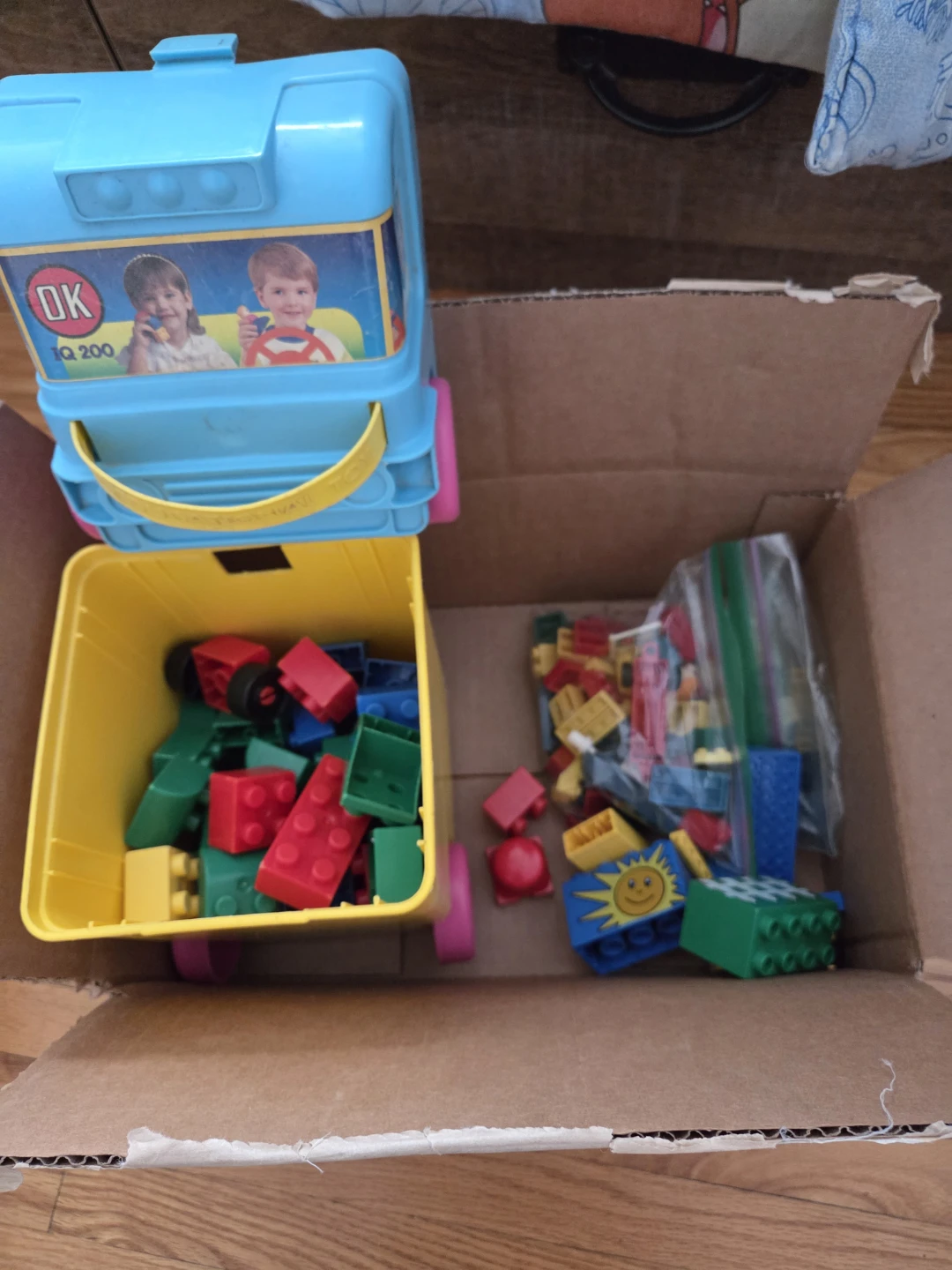 OK IQ 200 Building Blocks Toy Truck Set