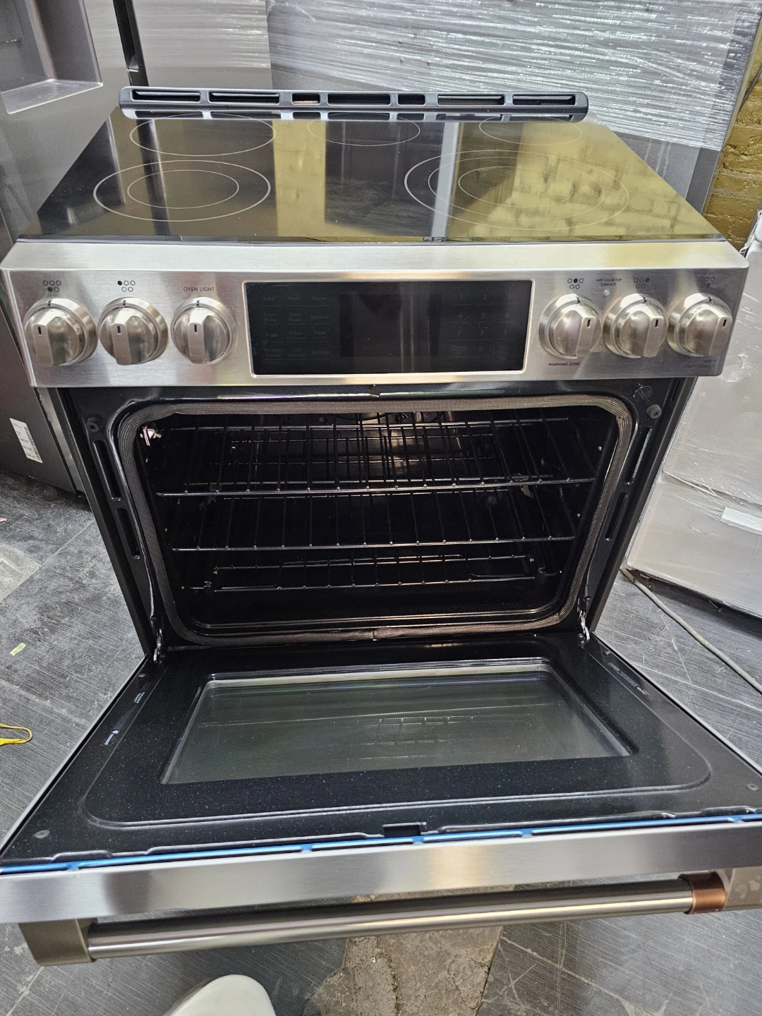 GE cafe 30in Stainless steel electric stove - photo 2