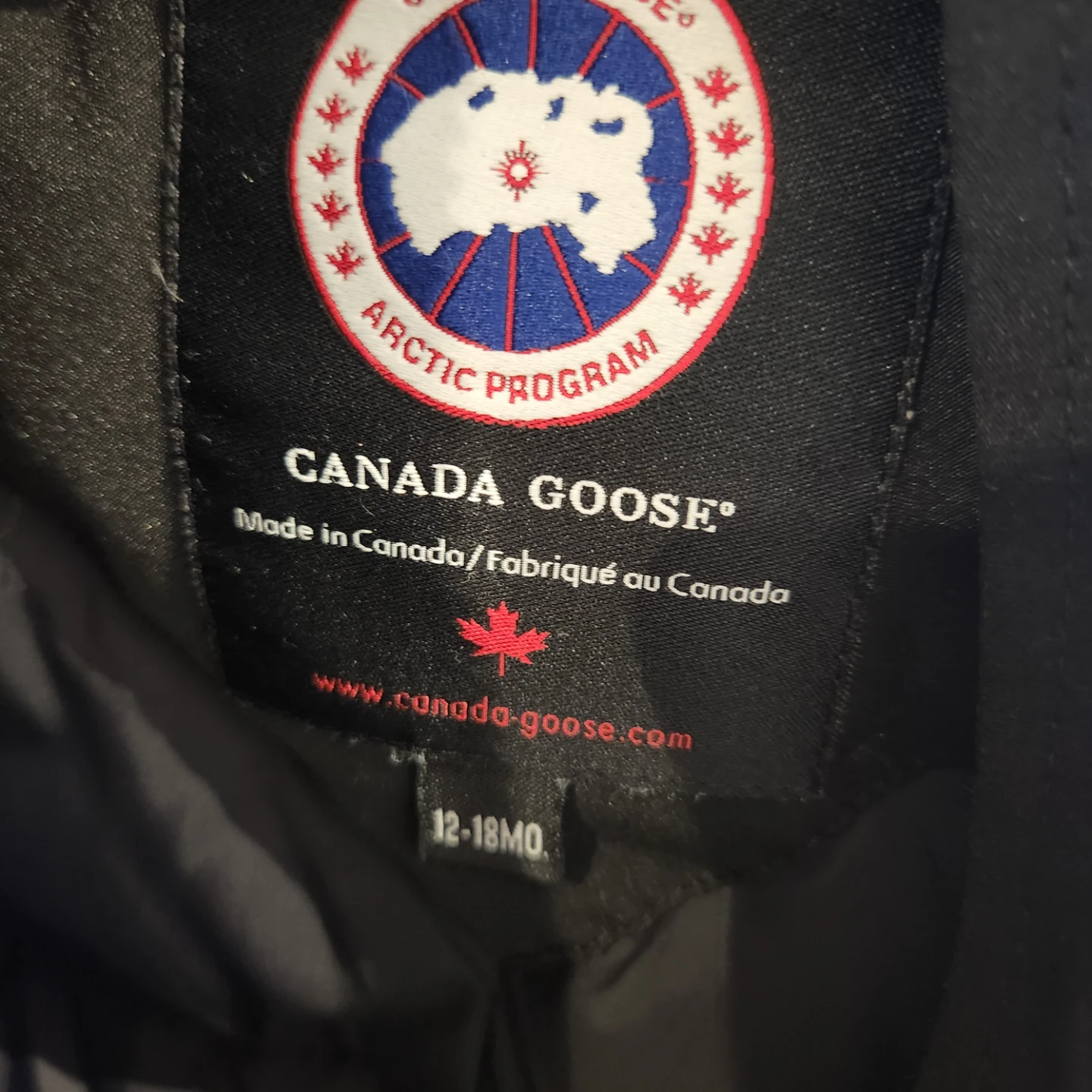 Canada Goose baby snowsuit 12/18mnth - photo 3