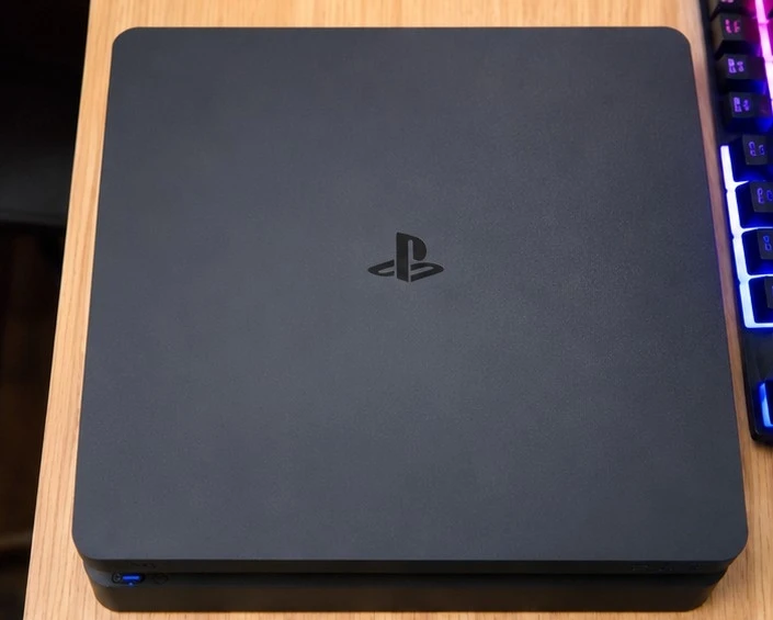 PS4 Slim + 2 Controllers + Games - photo 4