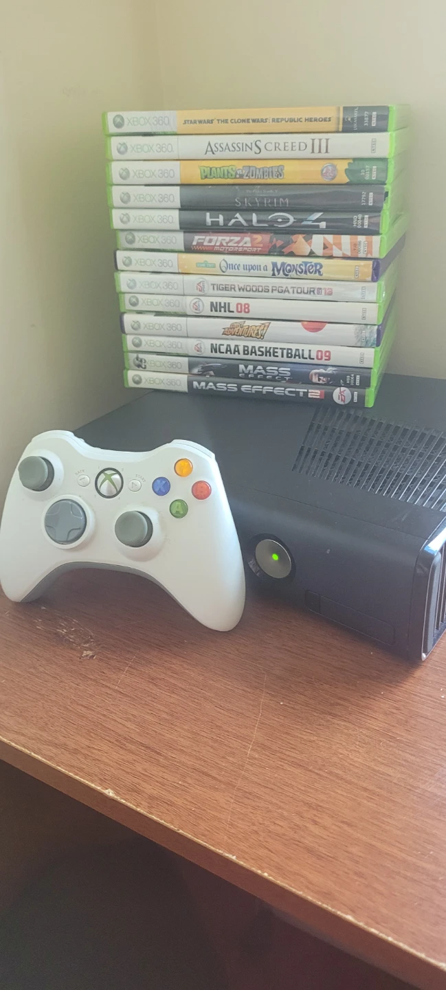 Microsoft Xbox 360 + games