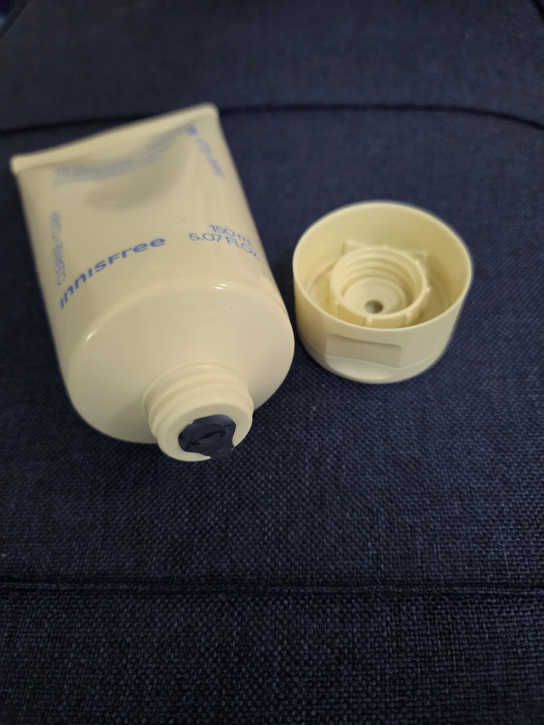 Innisfree Bija Clarifying Cleansing Foam - photo 3