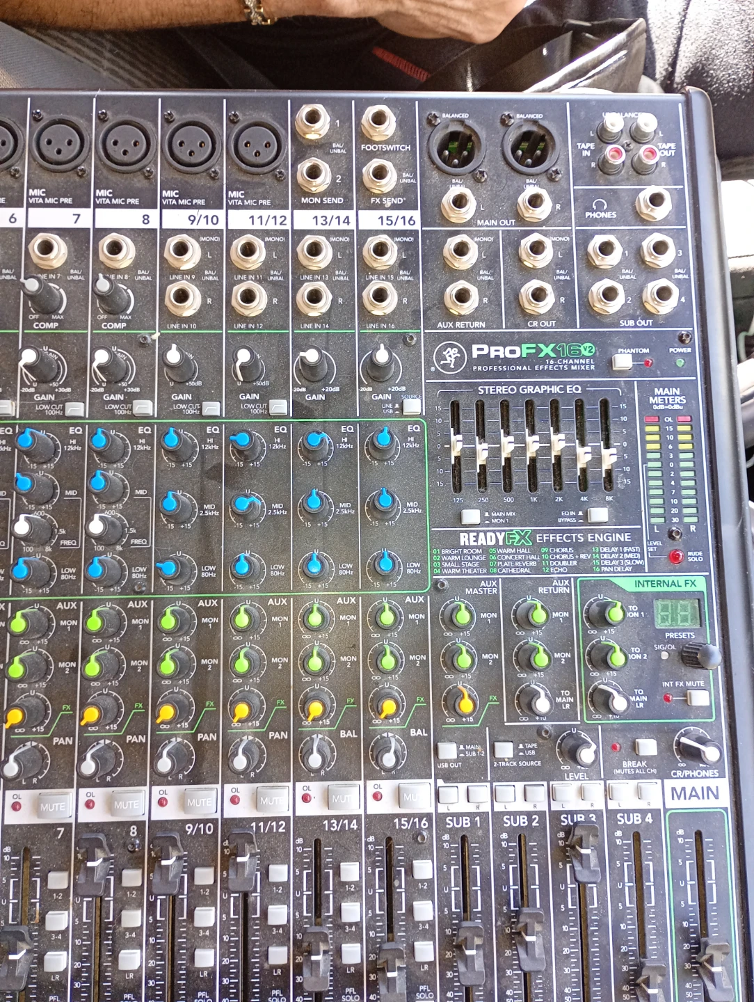 Mackie ProFX16v3 Professional Effects Mixer - photo 4