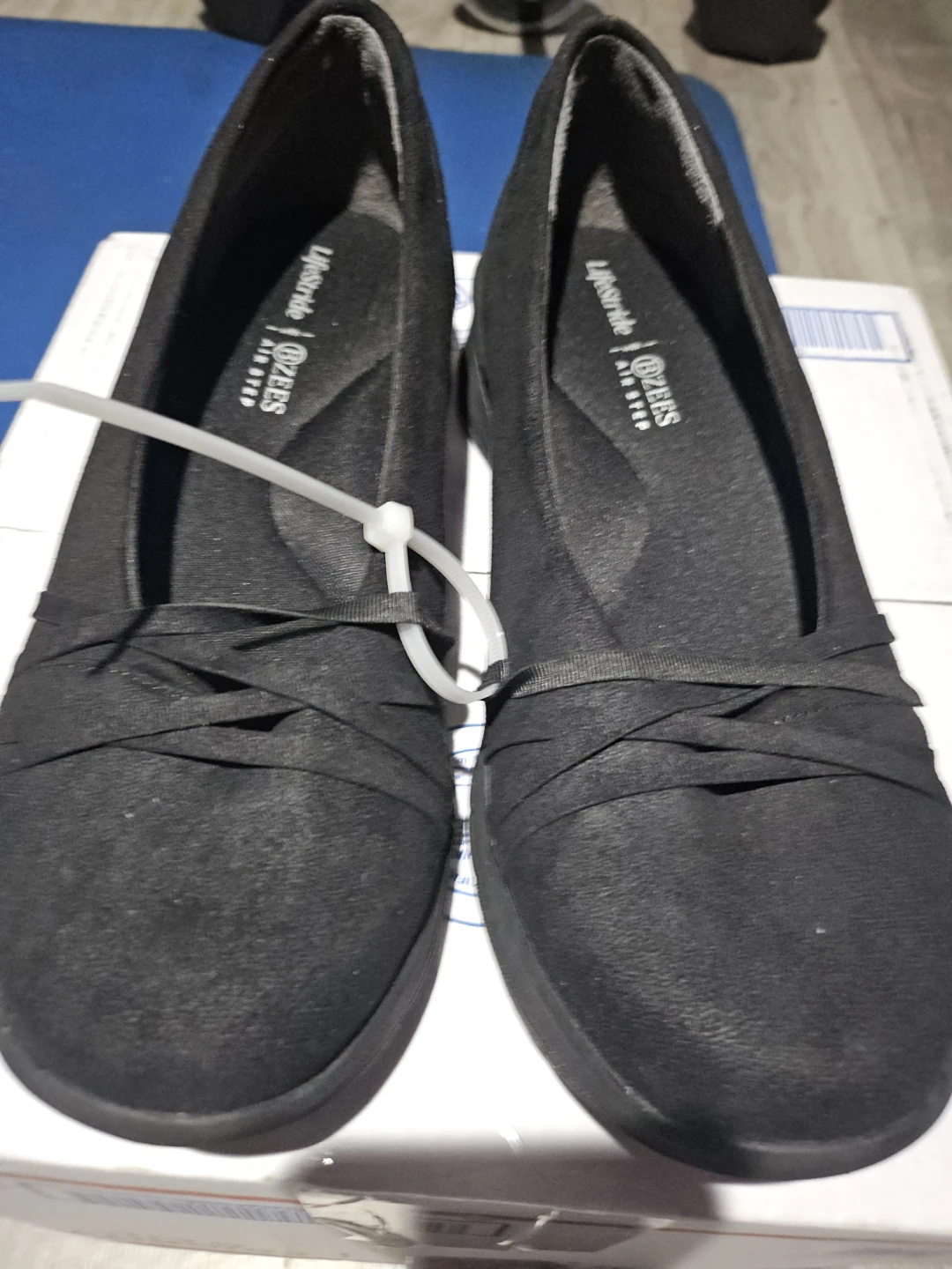 Bzees Women's Black Slip-on Flats