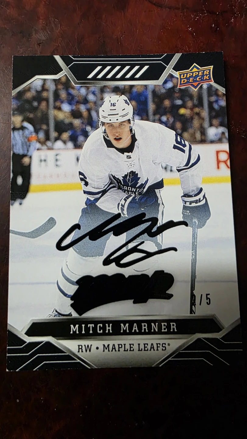 Mitch Marner Black script Signed 2019-20 MVP Hockey Card 2/5