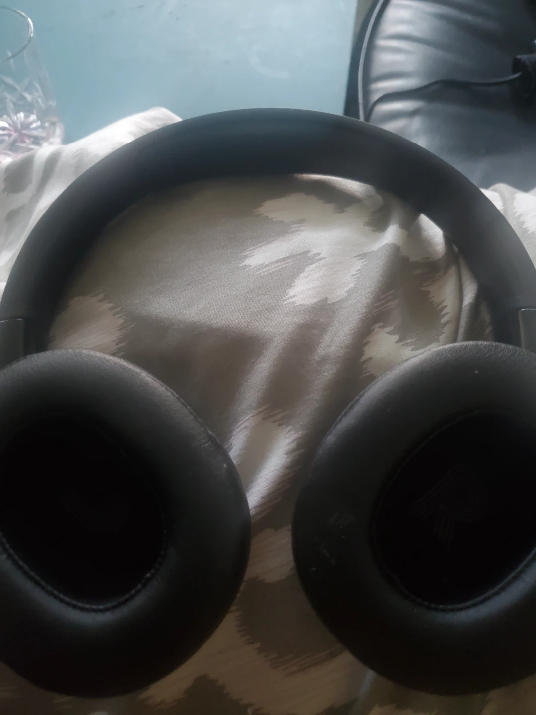JBL wireless  headphone - photo 2