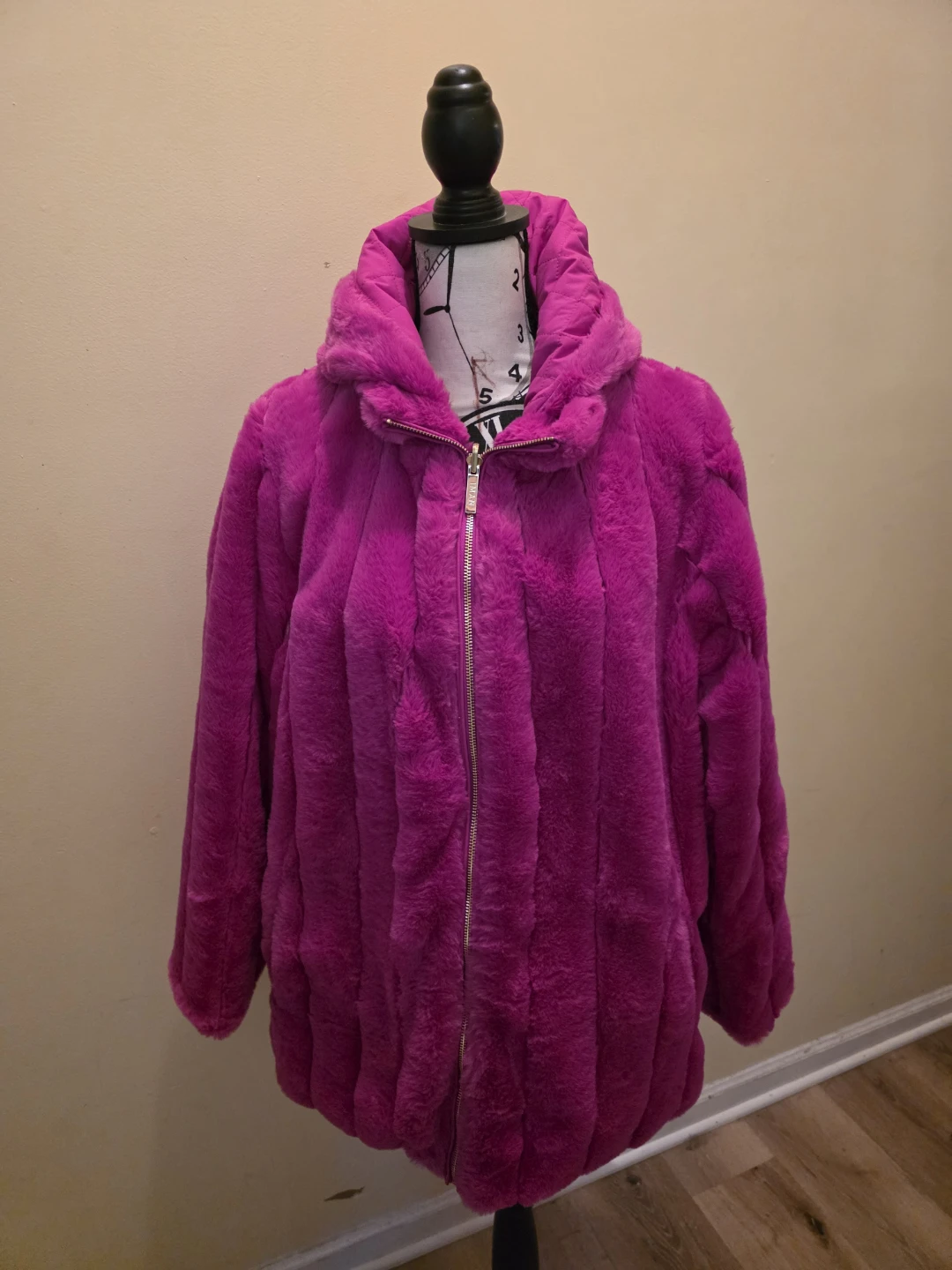 Reversible Women's Pink Faux Fur Hooded Jacket - photo 2