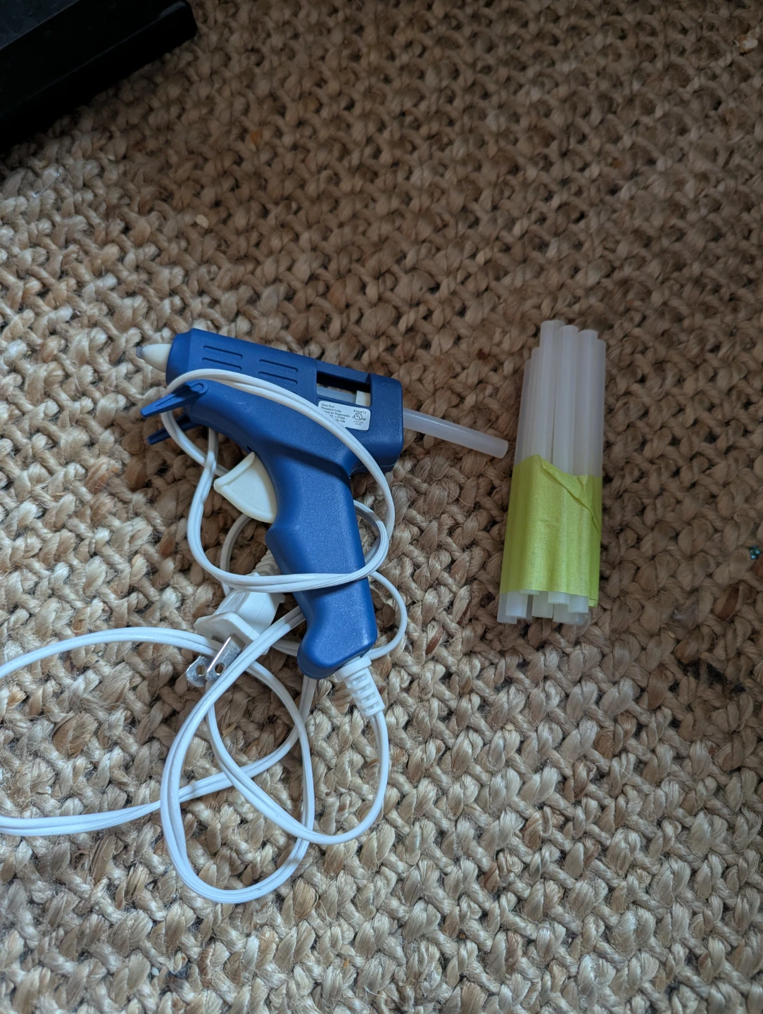 Blue Craft  Hot Glue Gun with Glue Sticks - FREE