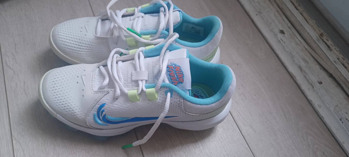 Nike cleets women size 7.5 us