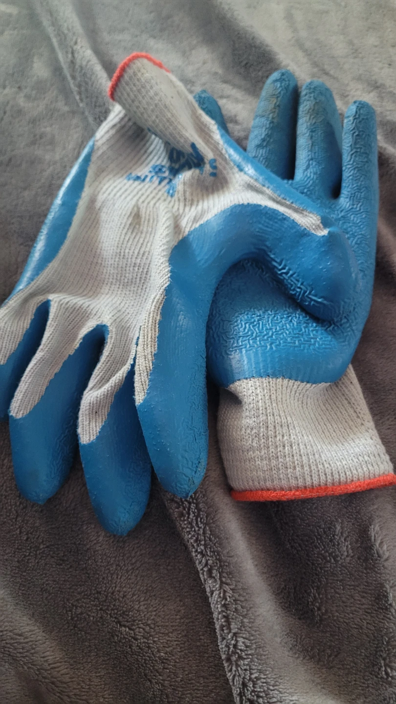 GREART DEAL HIGH VIS LOT SIZE MED AND A COUPLE LARGES - photo 3