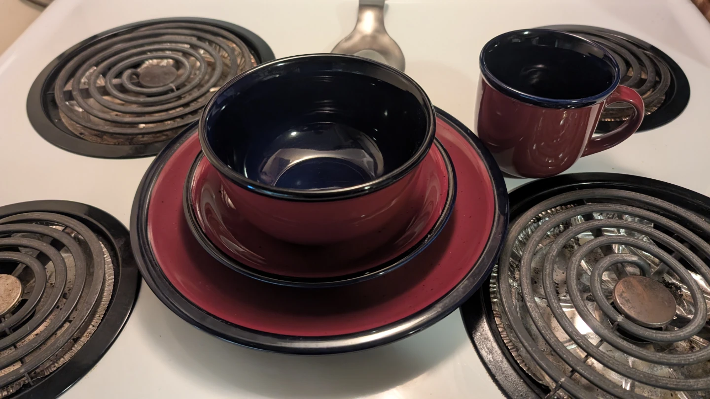 Red and Blue Dinnerware Set with Mugs - photo 2