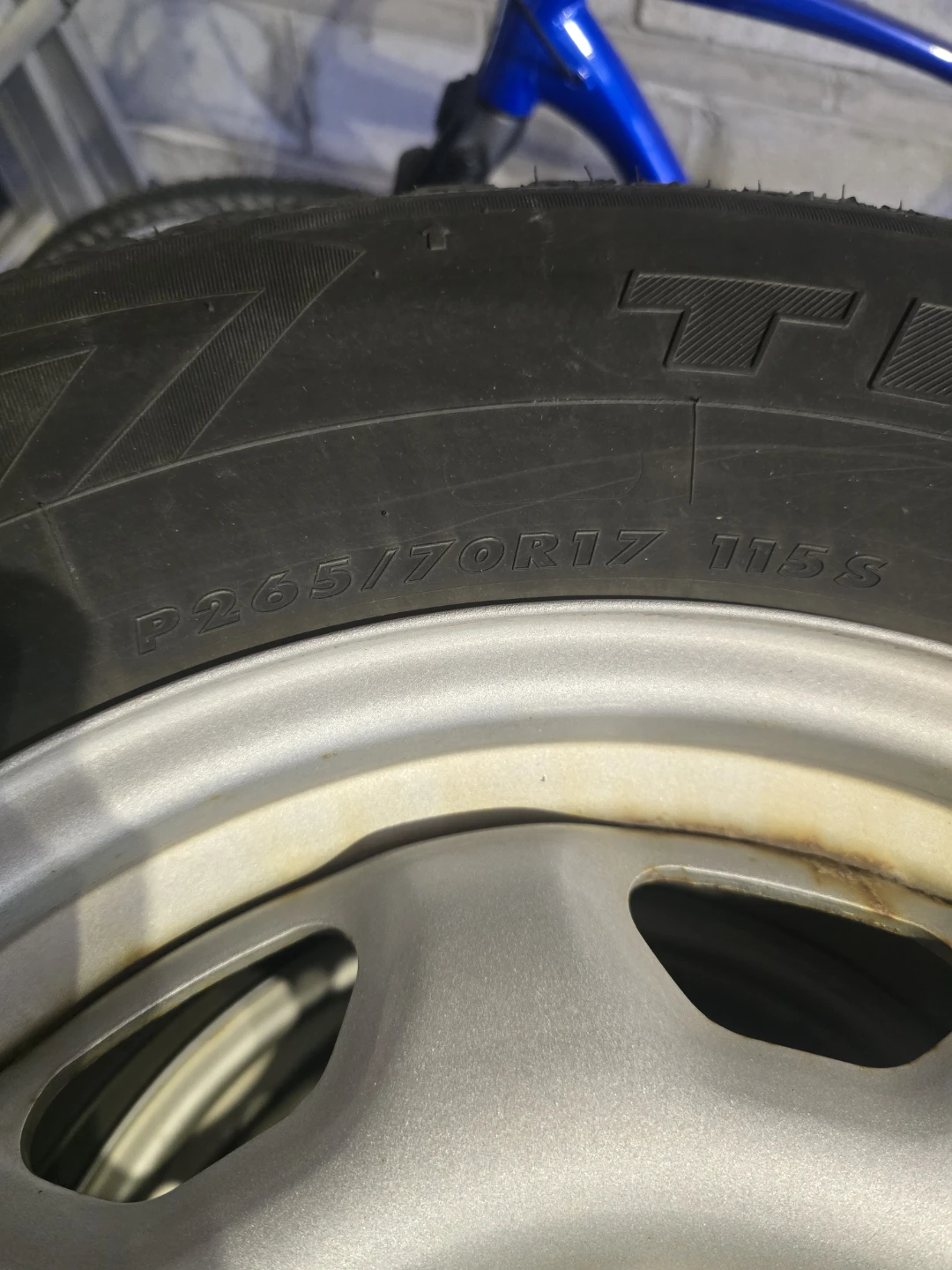 Trek M900 Snow Tire with Rim P265/70R17