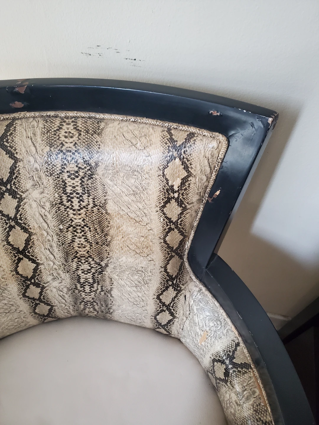 Armchair with Snakeskin Pattern - photo 3