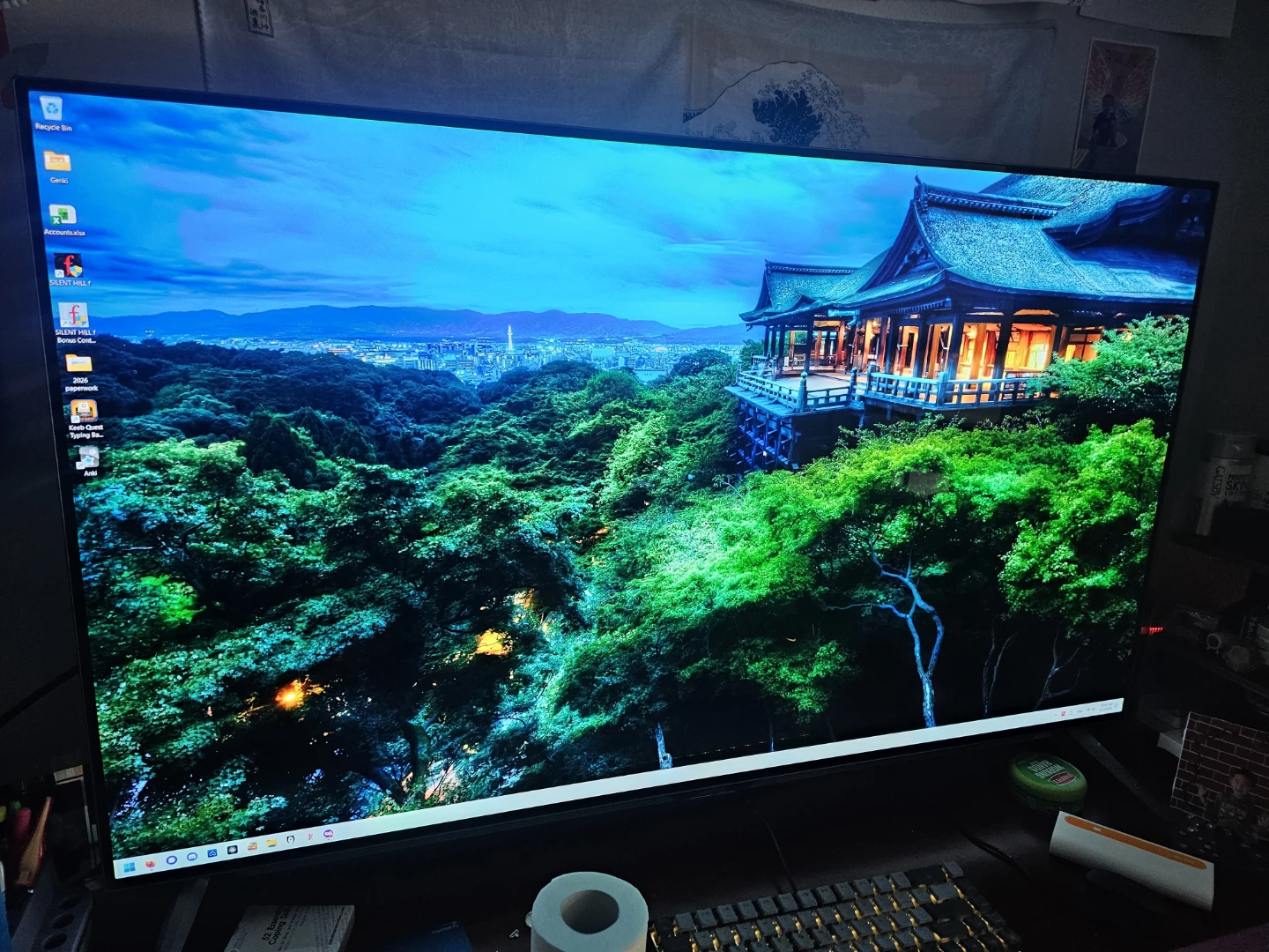 Gigabyte AO48U 48" 4k OLED Monitor with remote