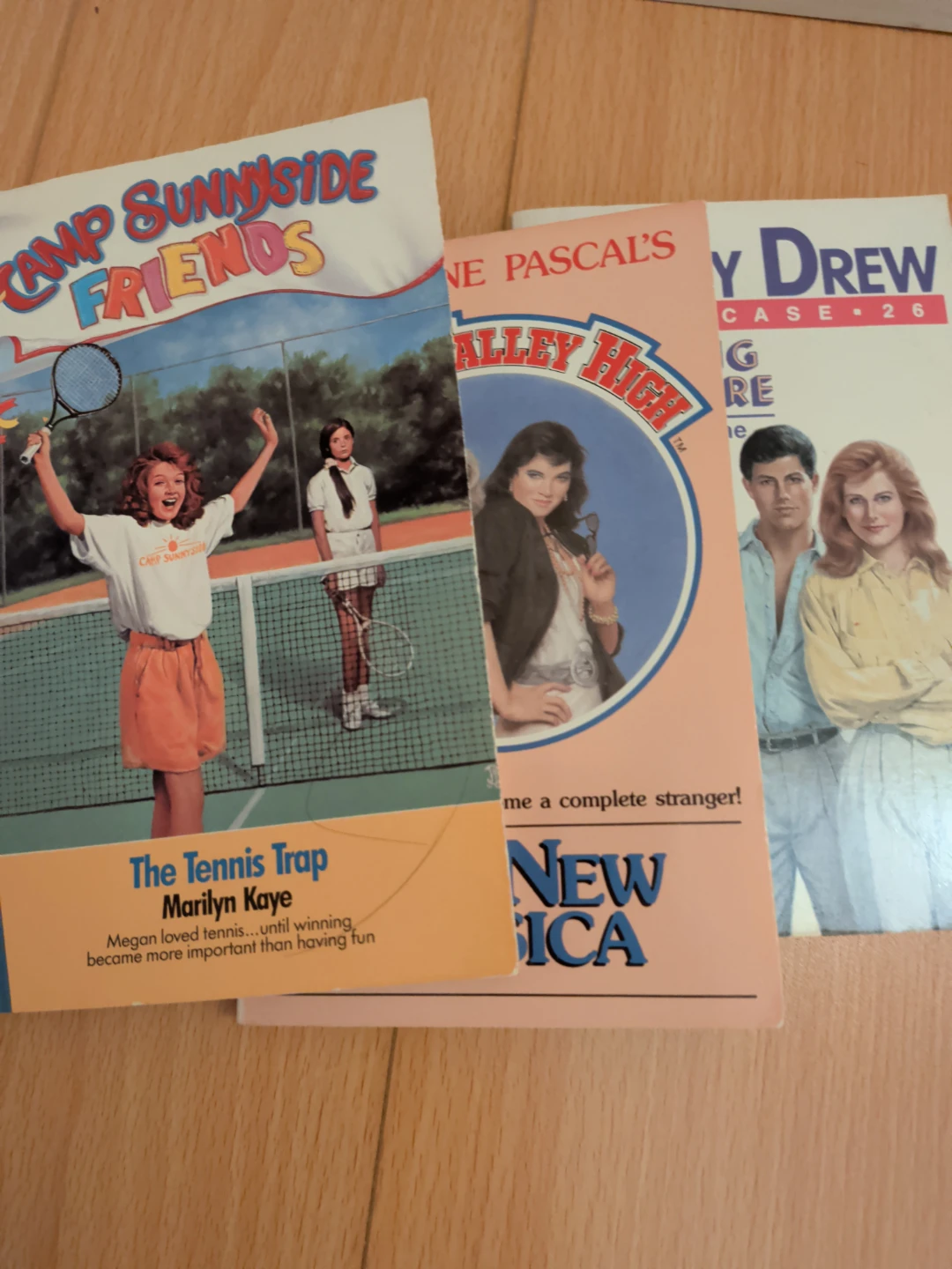 Lot of 7 Young Adult Paperback Books - photo 2