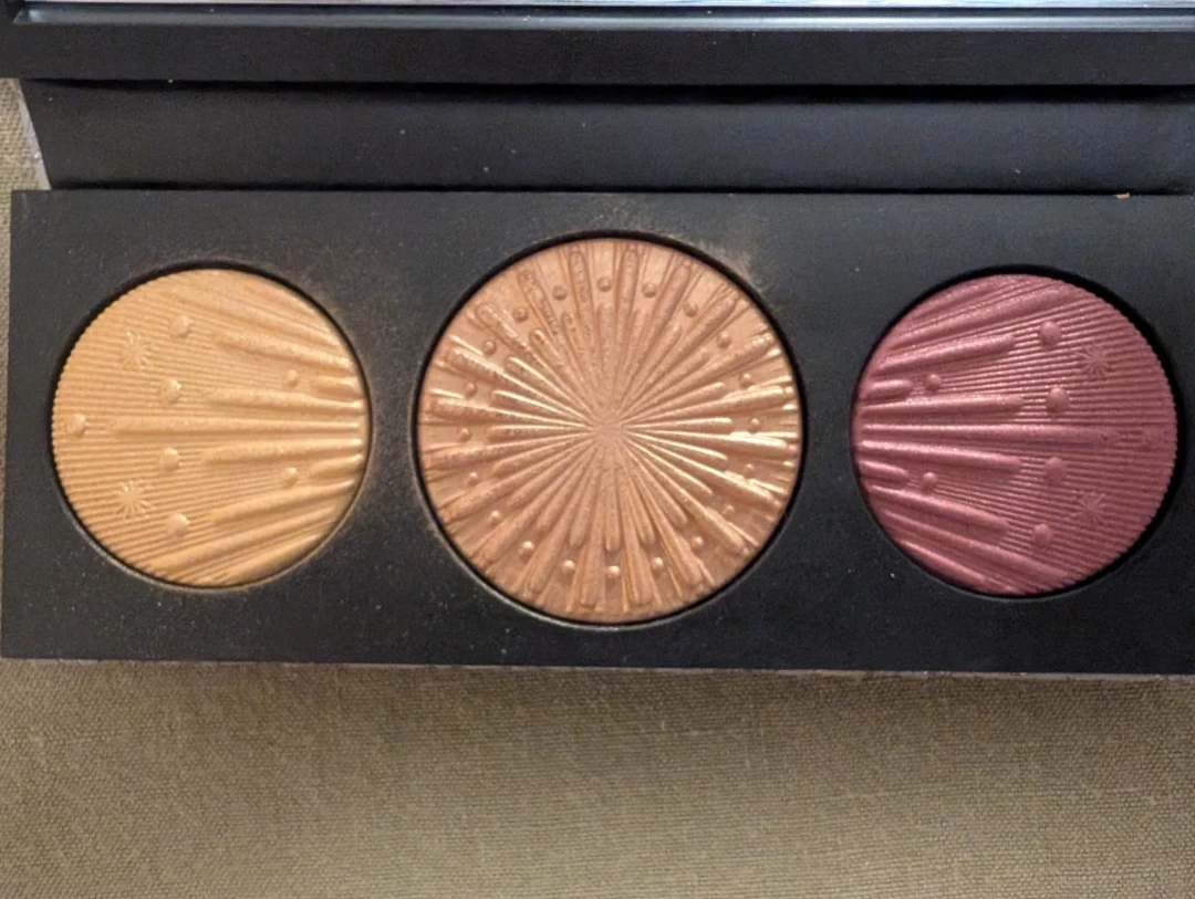 MAC Flashing Ice Extra Dimension Skinfinish Trio - photo 4