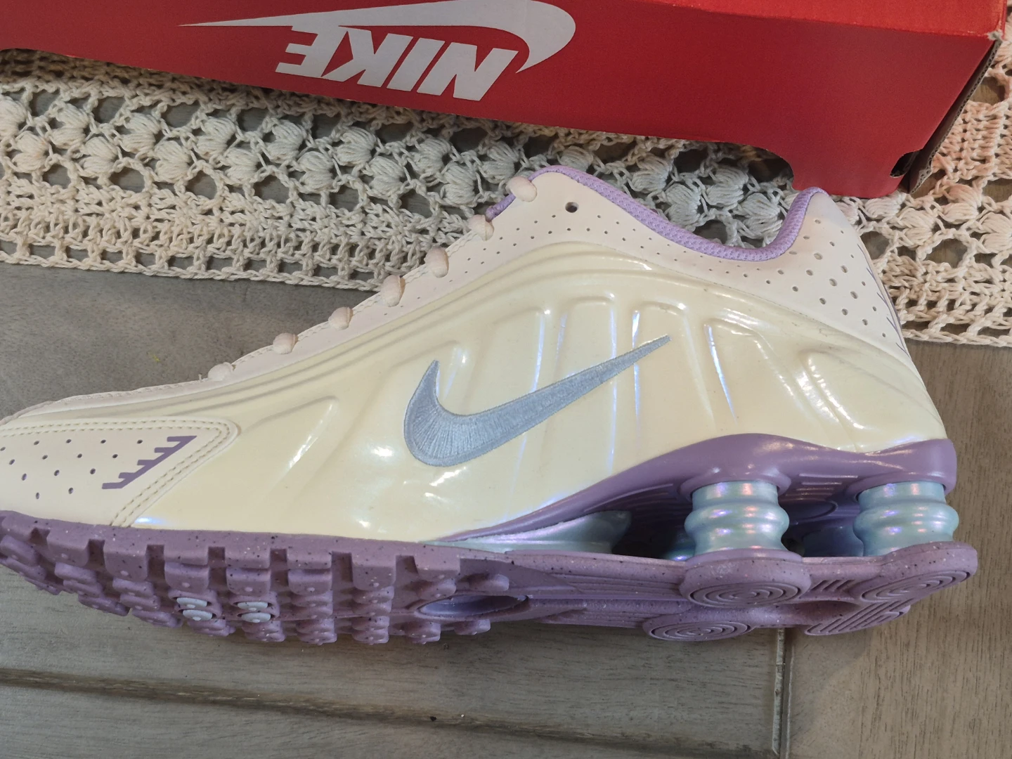 Nike Shox Sneakers 6.5Y or 7.5 women - photo 5
