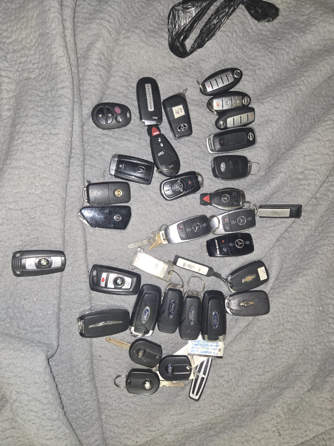Assorted Car Keys - Ford, Chevy, BMW, Mercedes & More - photo 2