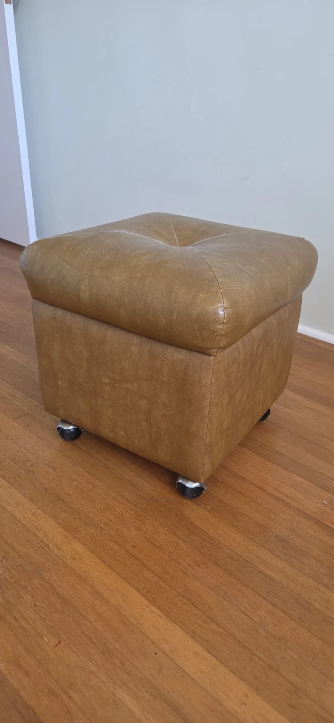 Wheeled footstool