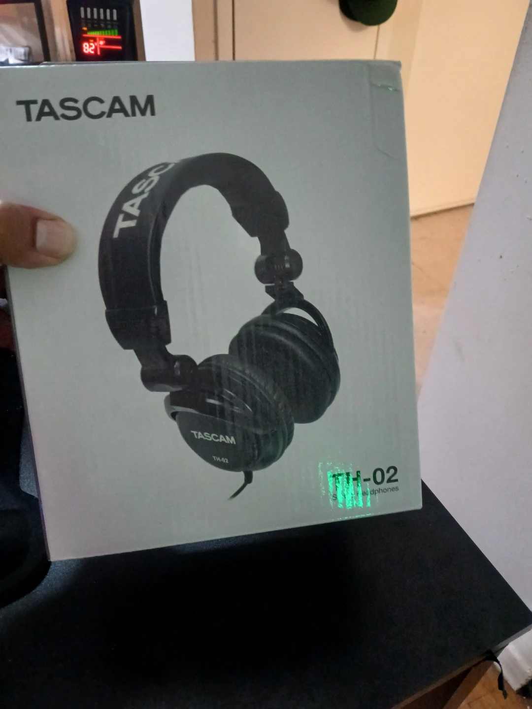 Tascam TH-02 wired studio monitoring headphones over ear - photo 4