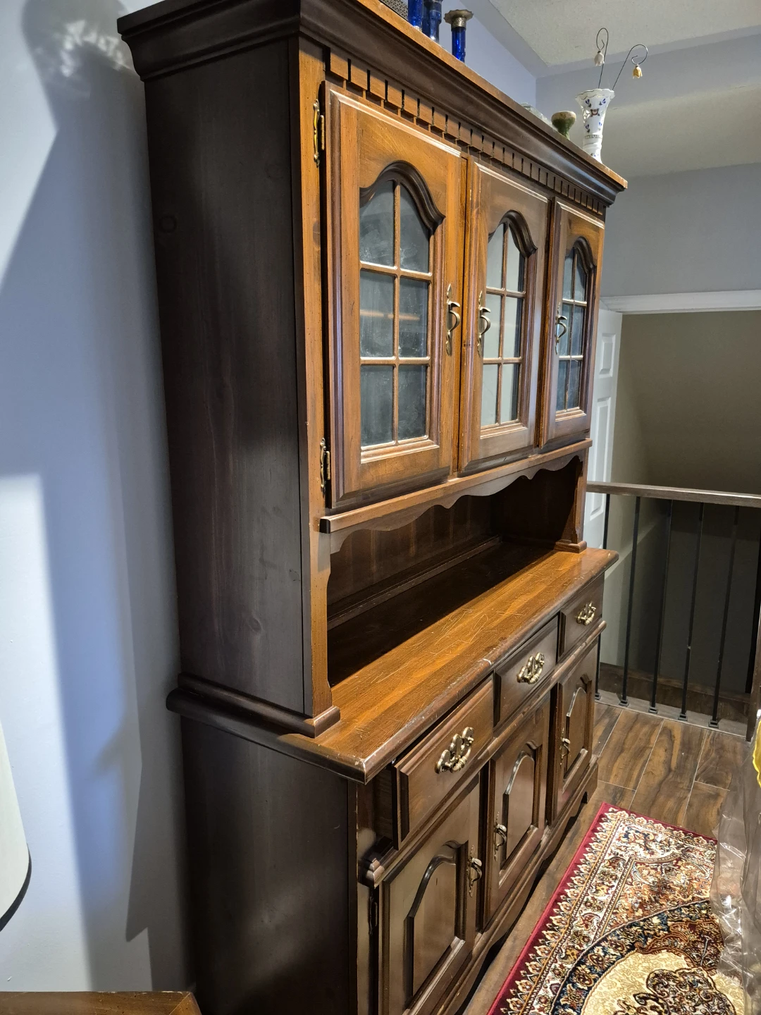 Antique and beautiful Hutch - photo 4