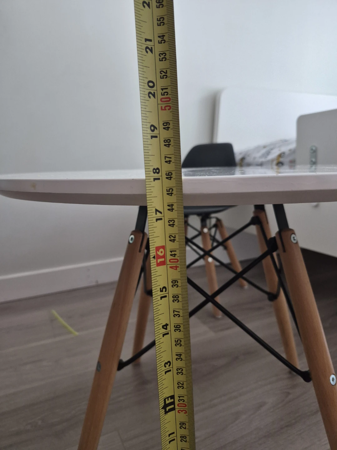 Kids table with 2 chairs - photo 3