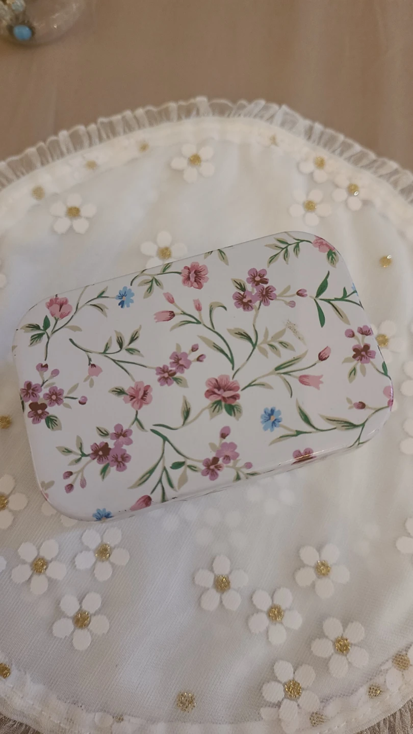Floral Pattern Tin Box - photo 2