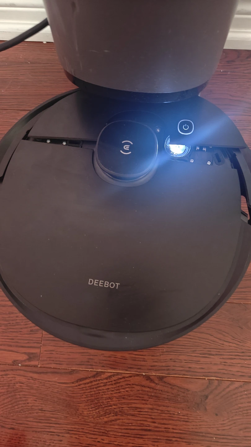 Ecovacs Robot vacuum cleaner ( need to go today) - photo 3