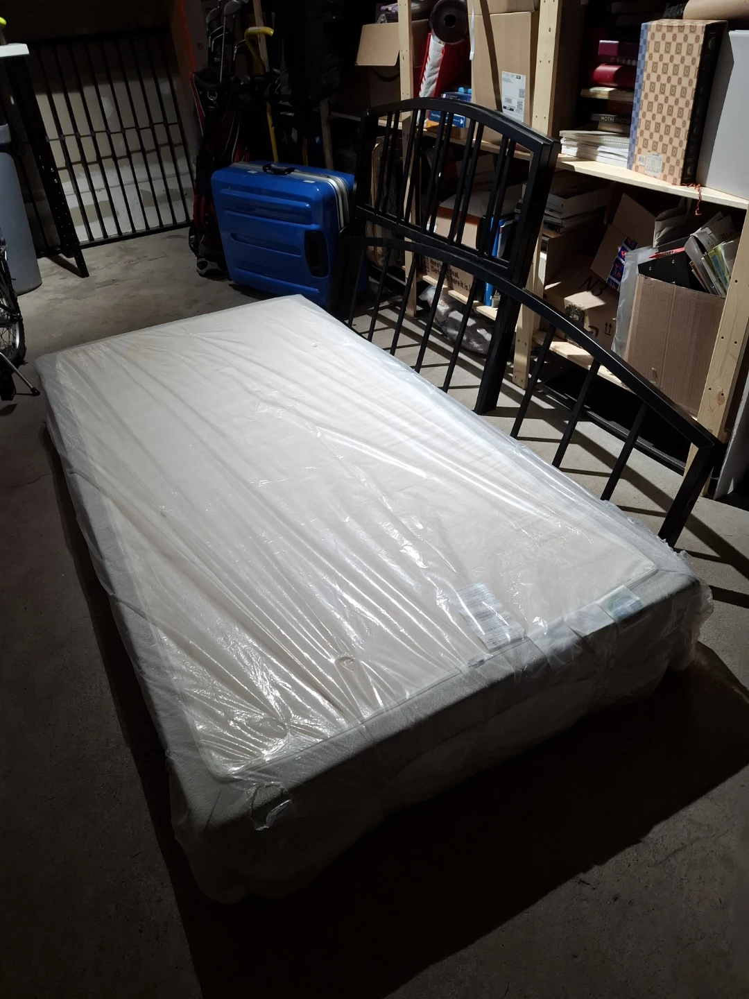 Daybed Single Size Mattress and Bedframe - photo 2