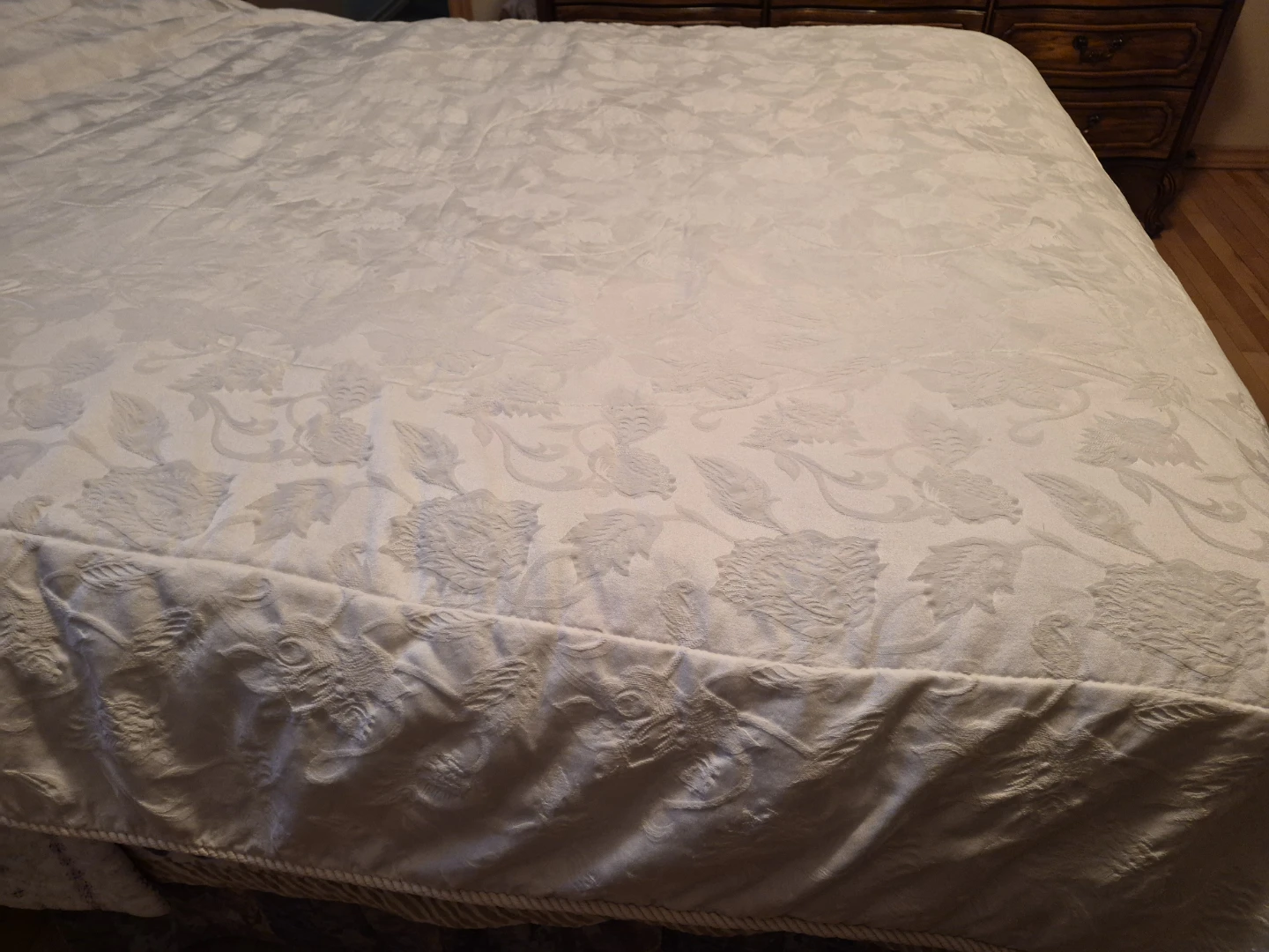 QUILTED BEDSPREAD - photo 2