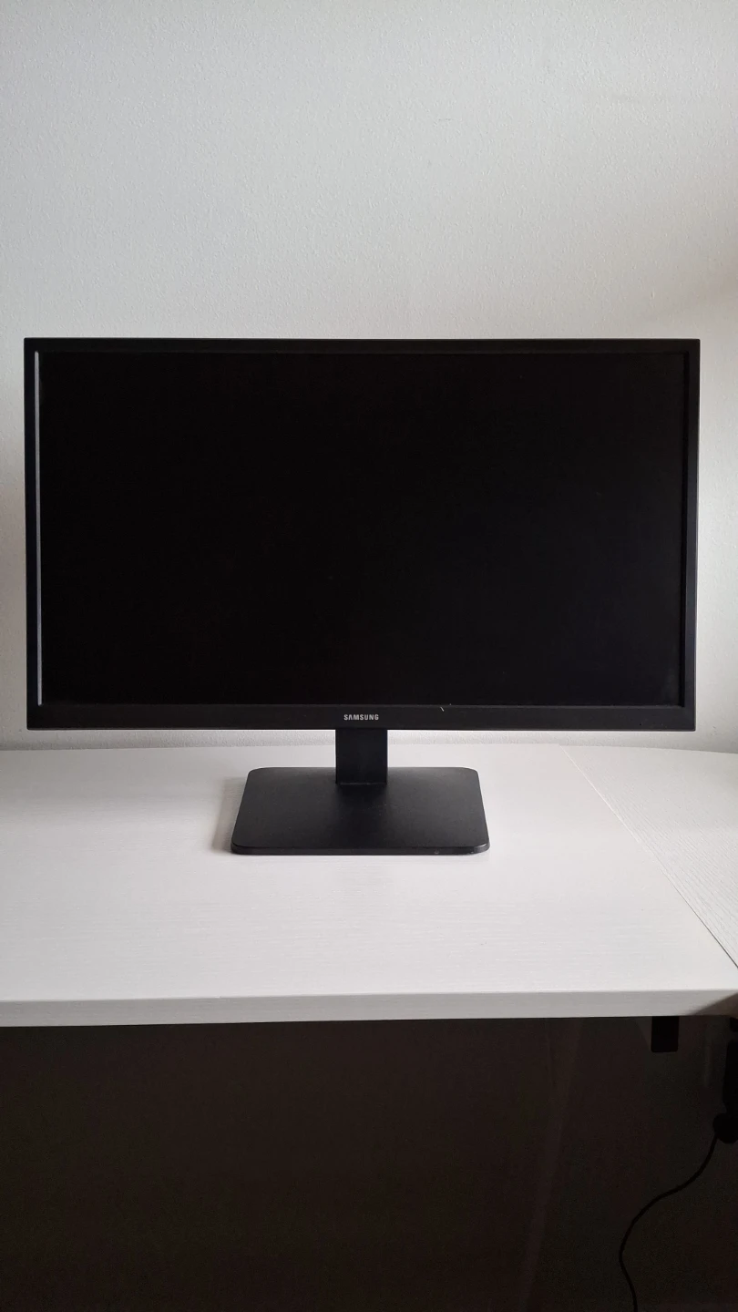 22 inch Samsung LED Monitor
