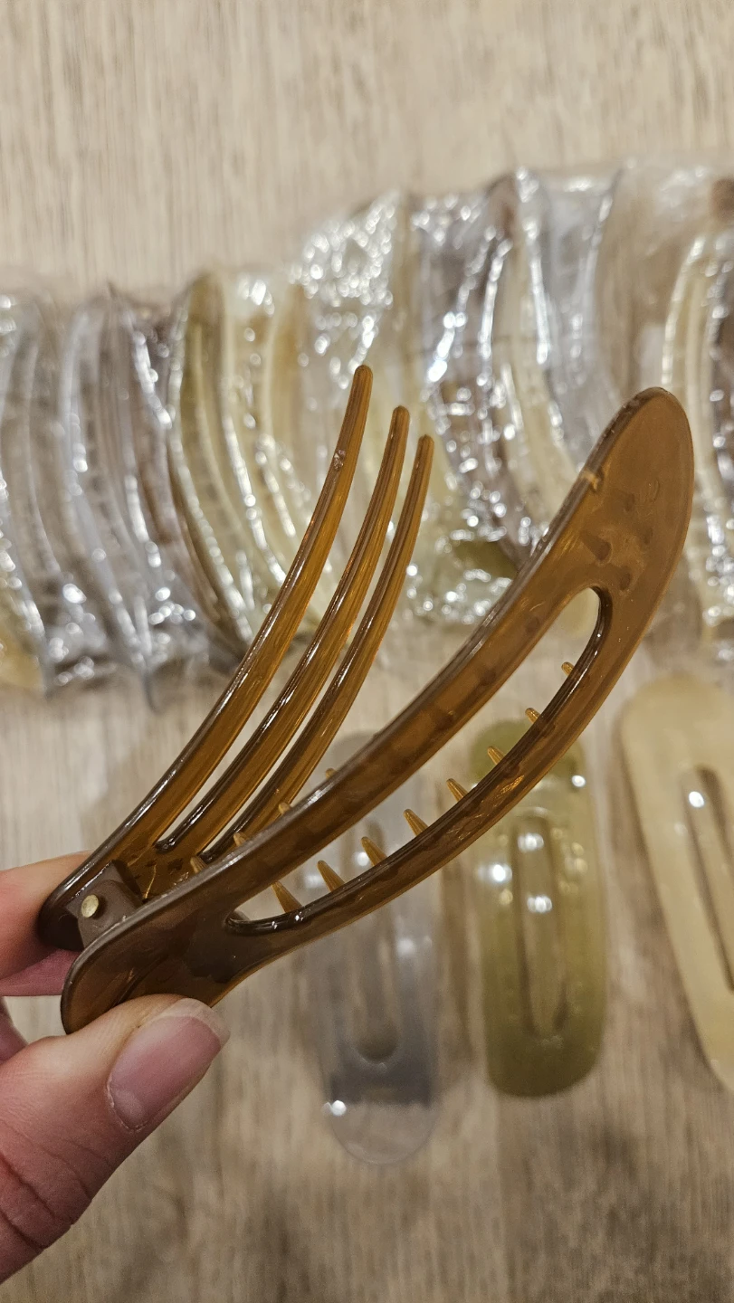 Pack of 4 Large Hair Claw Clips - photo 2