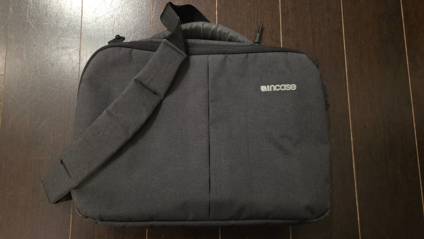 Incase Laptop Bag Messenger Brief