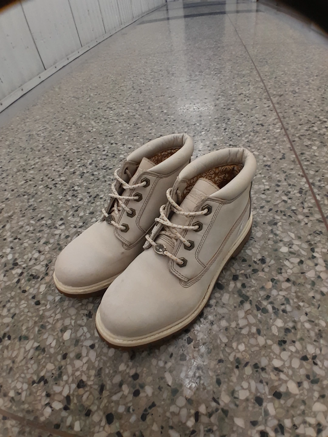 Timberland Beige Leather Lace-Up Boots Women's Size 7