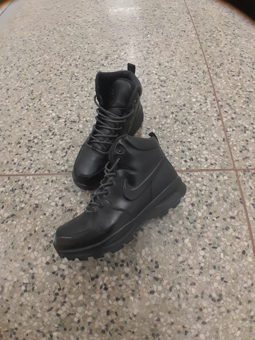 Nike ACG Black Mid-Top Boots Men's Size  8.5