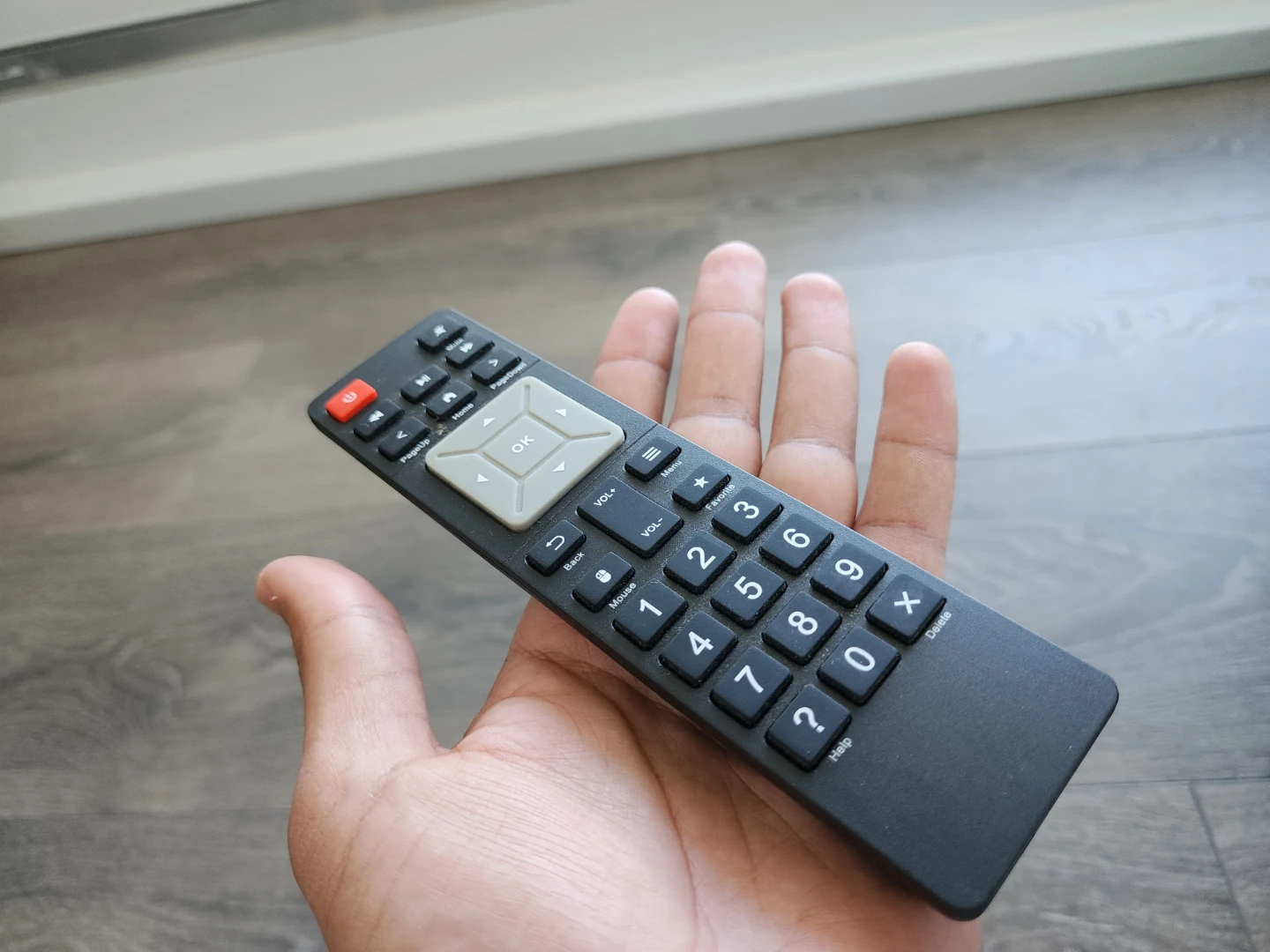 blueTV Android Streaming Box with Remote – Chinese UI Only - photo 4