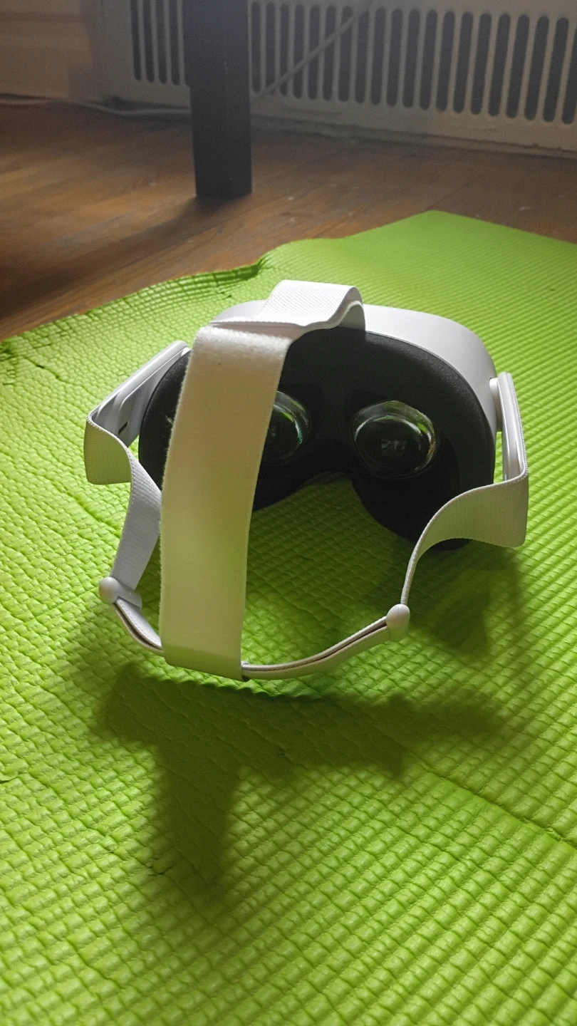 Oculus Quest 2 VR Headset with Accessories - photo 2