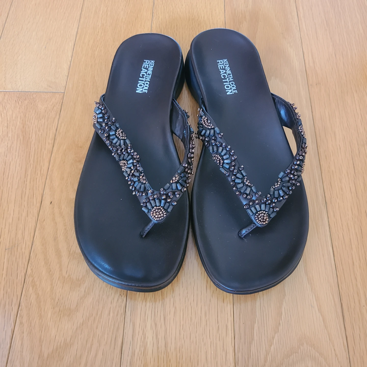 NEW Kenneth Cole Reaction Brown Beaded Flip Flops